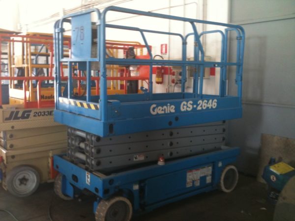 Piattaforma aerea verticale GENIE 2646