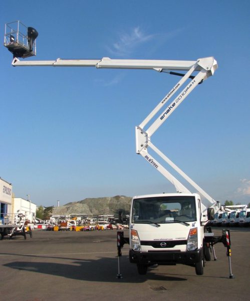 Snake 2010 H Plus - Piattaforma aerea autocarrata su veicolo commerciale leggero